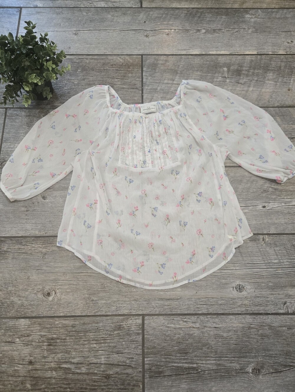 Abercrombie & Fitch White Sheer Floral Peasant Cottagecore Babydoll Blouse, M